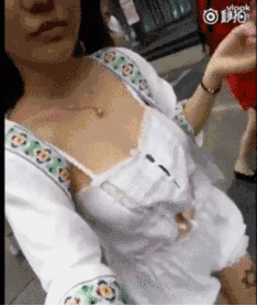 闻:女孩在澡堂内视频直播 网红为博关注真空-1968kb