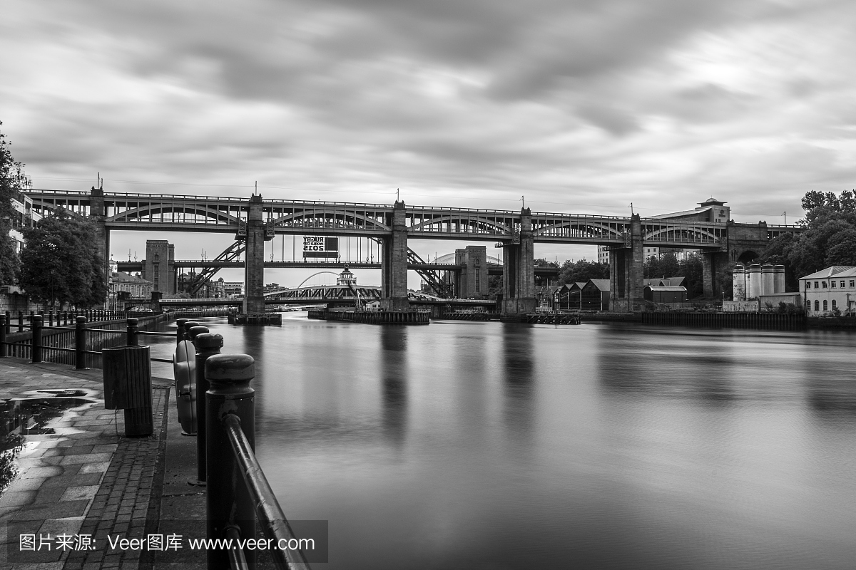 双翼平旋桥,旋开桥,水平旋转式桥,泰因桥