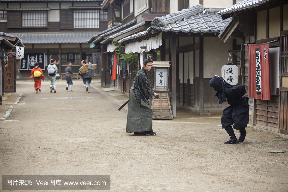 战士武士忍者在日本京都的都林工作室打架