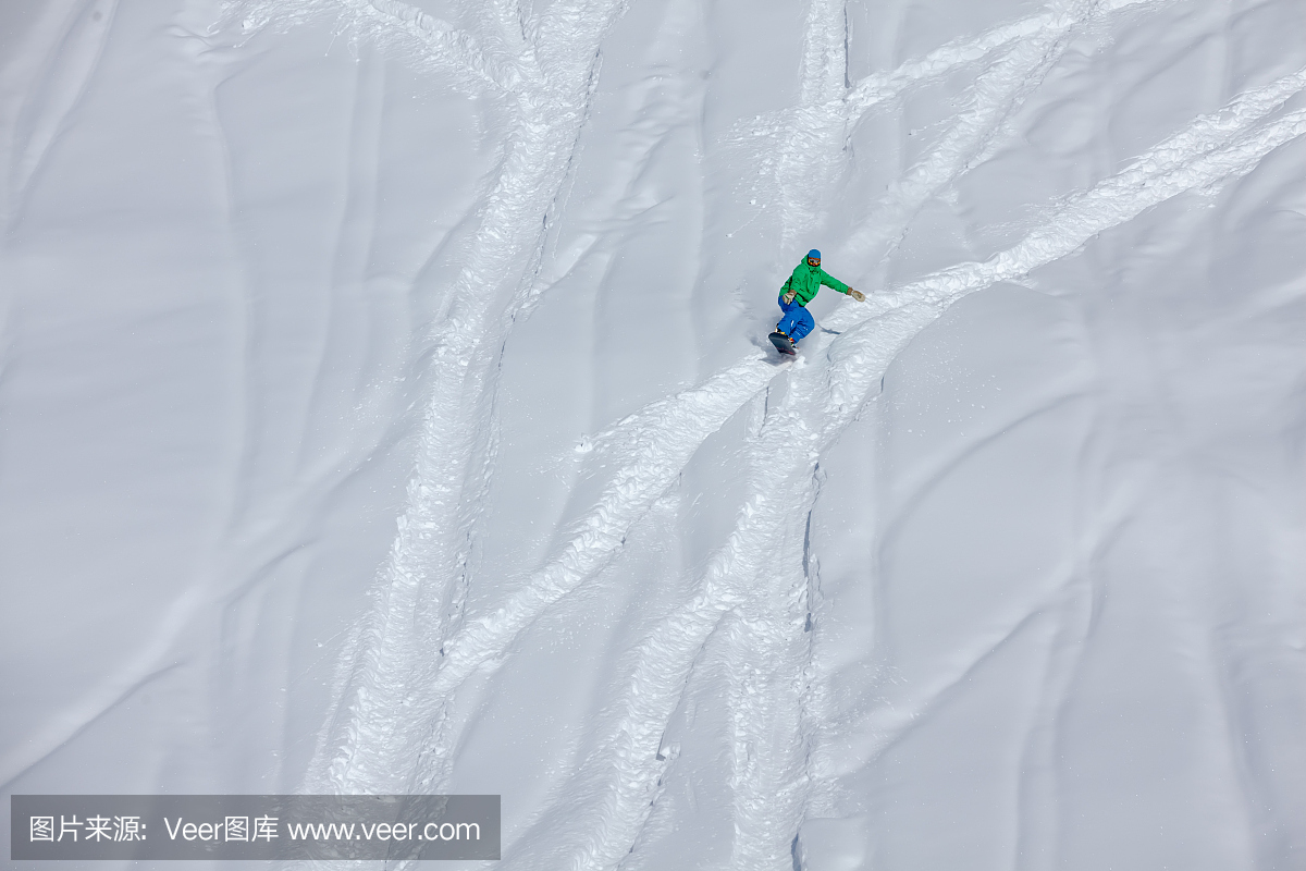 滑雪胜地在格鲁吉亚的贡多里(Gudauri)高山冬