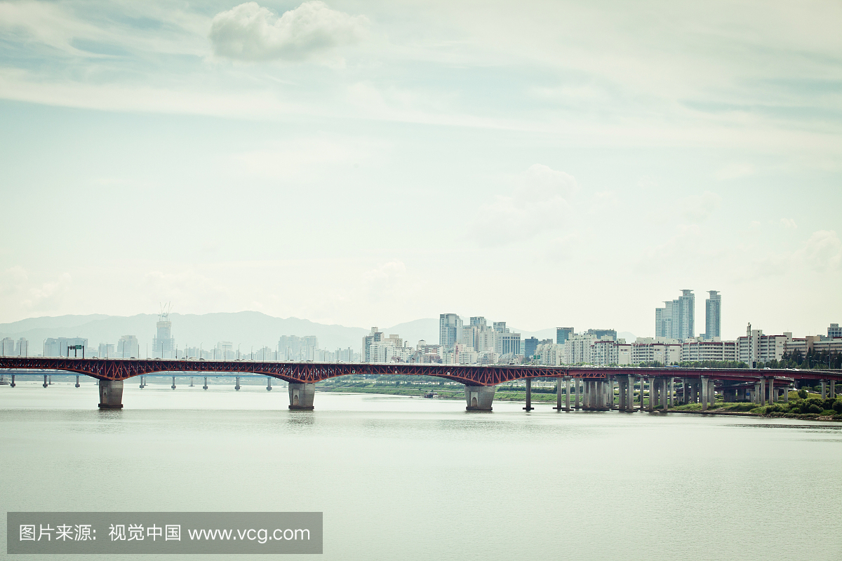 Skyline of the Han River , holy water Bridge
