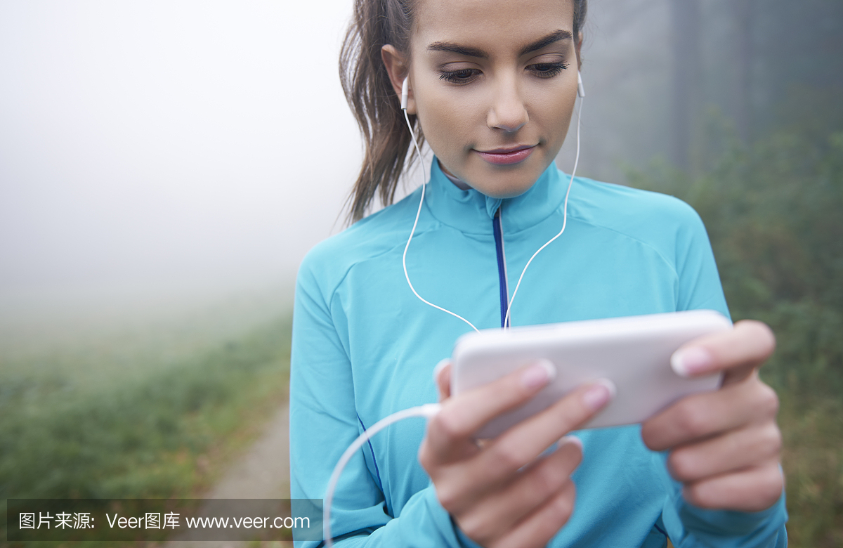 早上跑着我最喜欢的歌曲