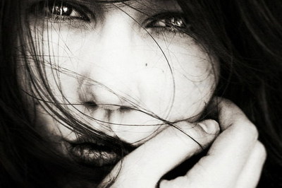 非主流伤感流泪女生