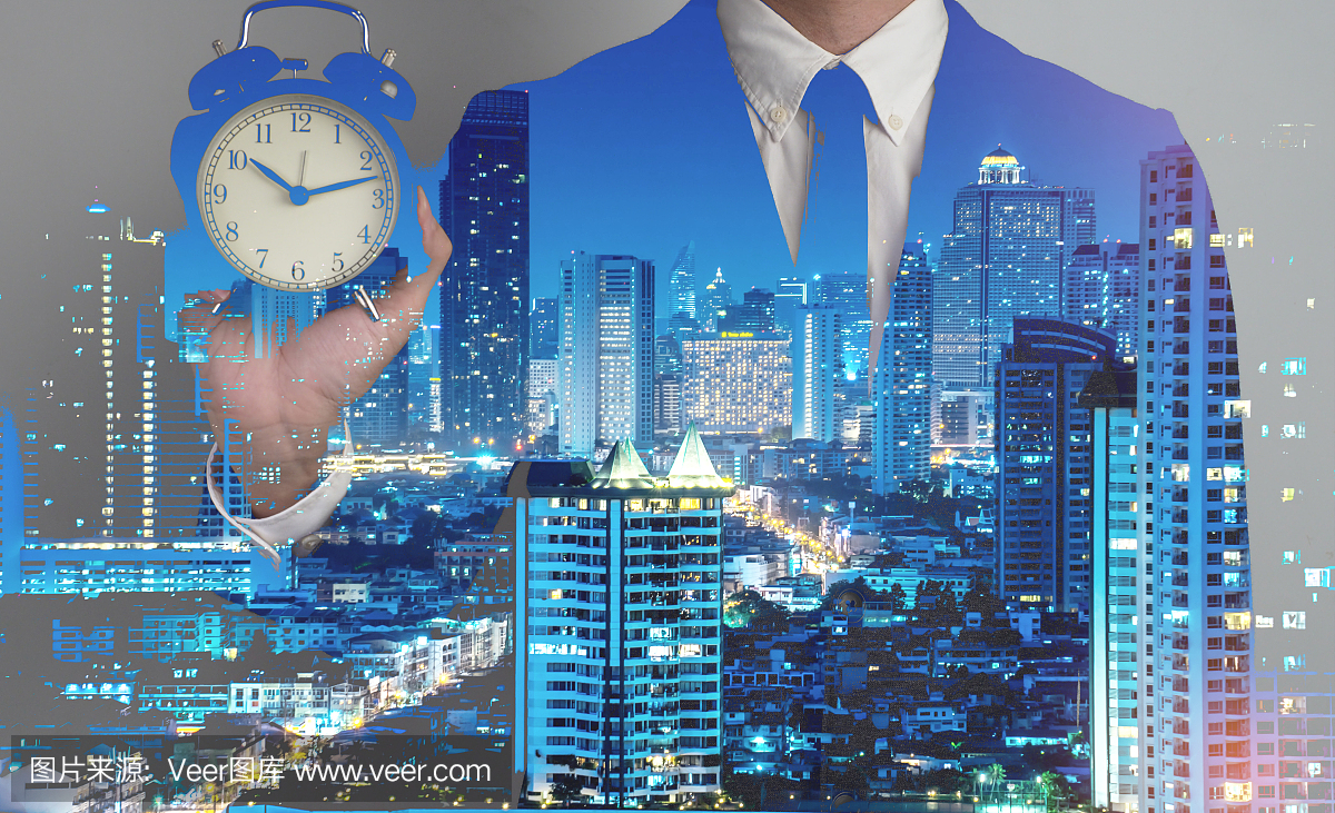 二次曝光的商人和城市。工程师或工人二次曝光