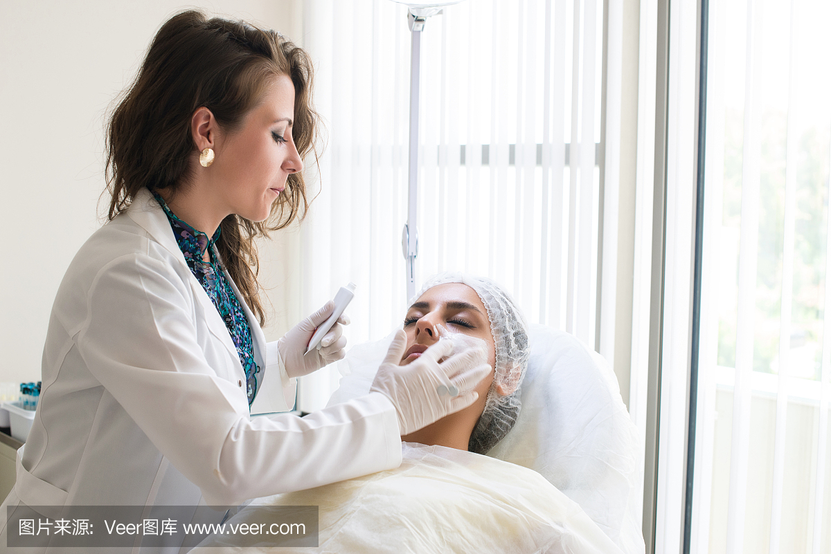 美容院面部护理