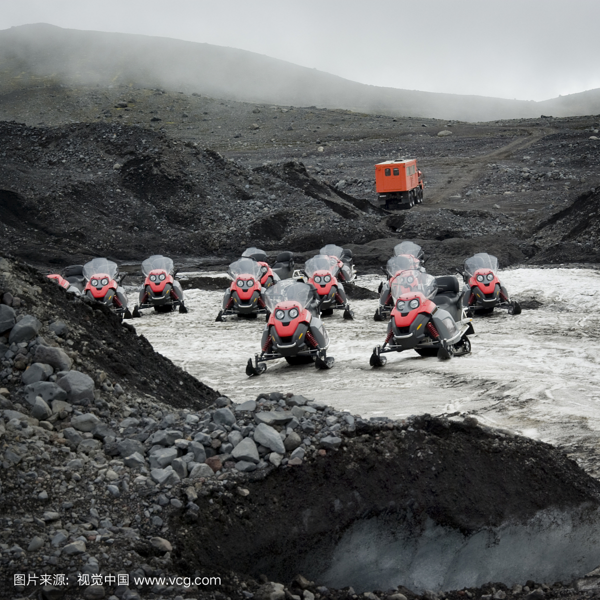 冰岛卡特拉火山雪地车