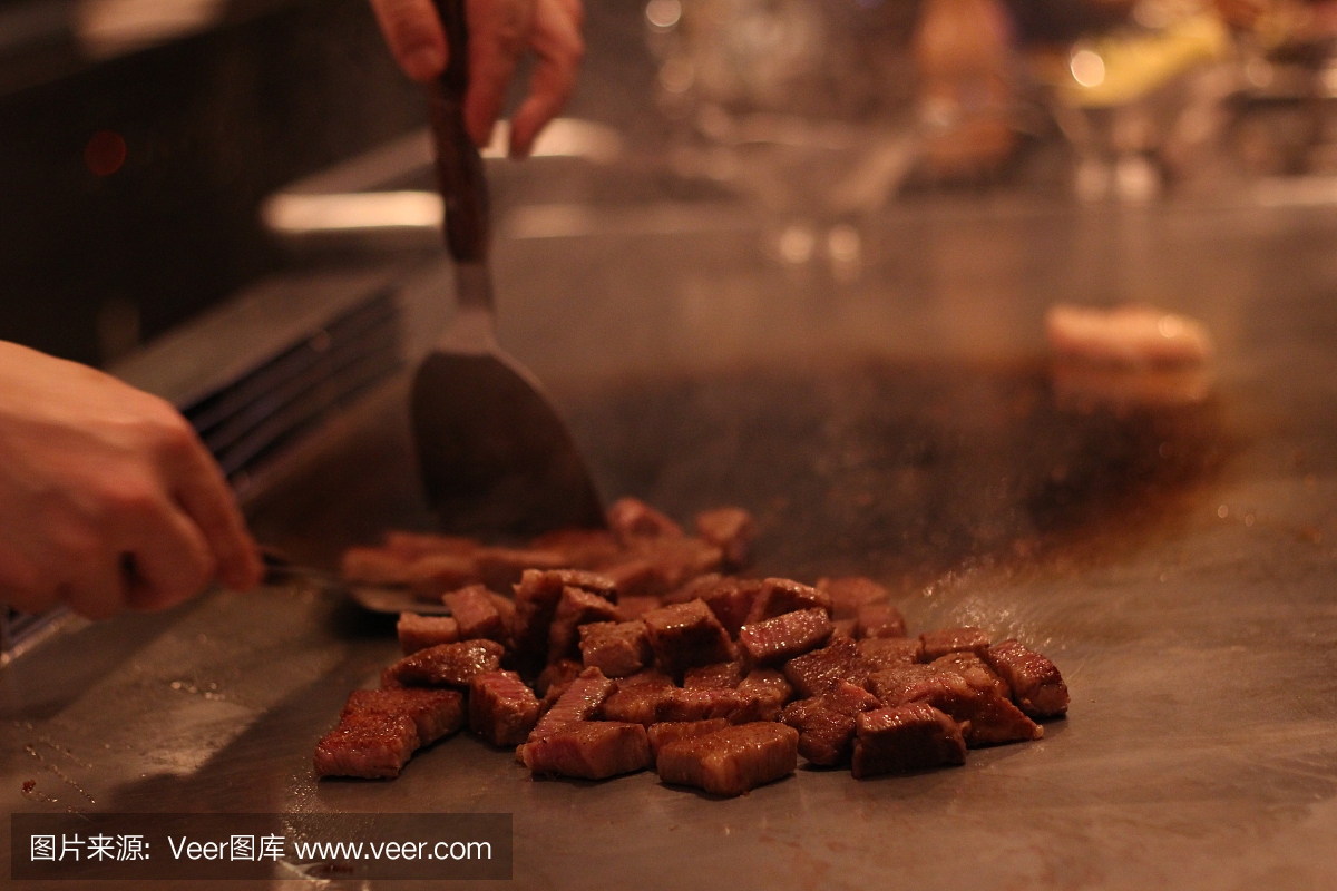 厨师烹饪宫崎骏肉,日本菜