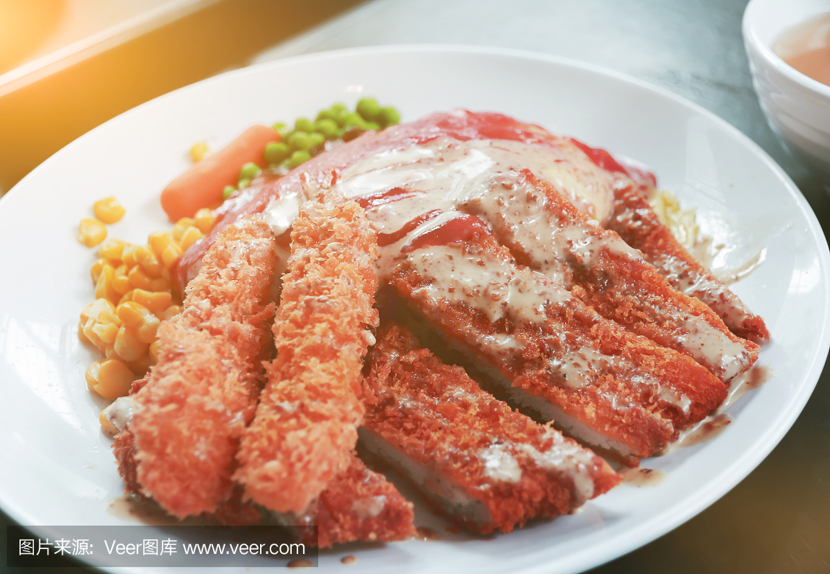 炸猪排深炸日本食品着名,炸猪排。炸猪排配特