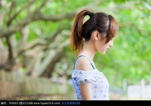 海边的飘逸长发美女模特侧面摄影高清图片- 大-282kb 性感长发美女