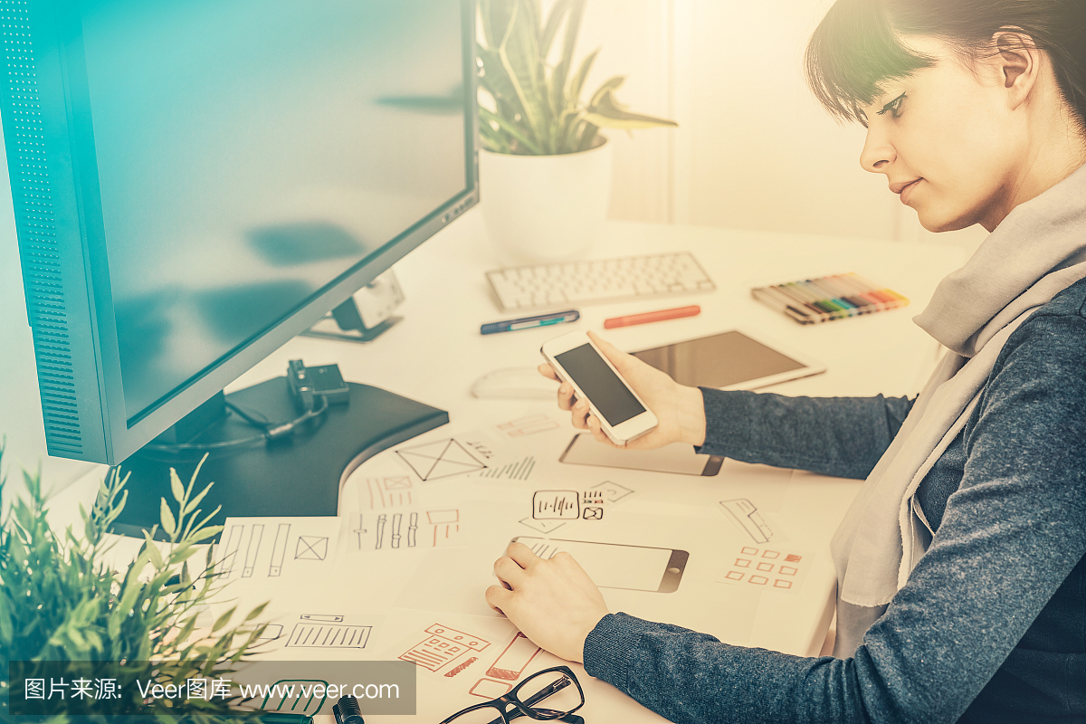 设计师绘制网站ux应用程序开发。