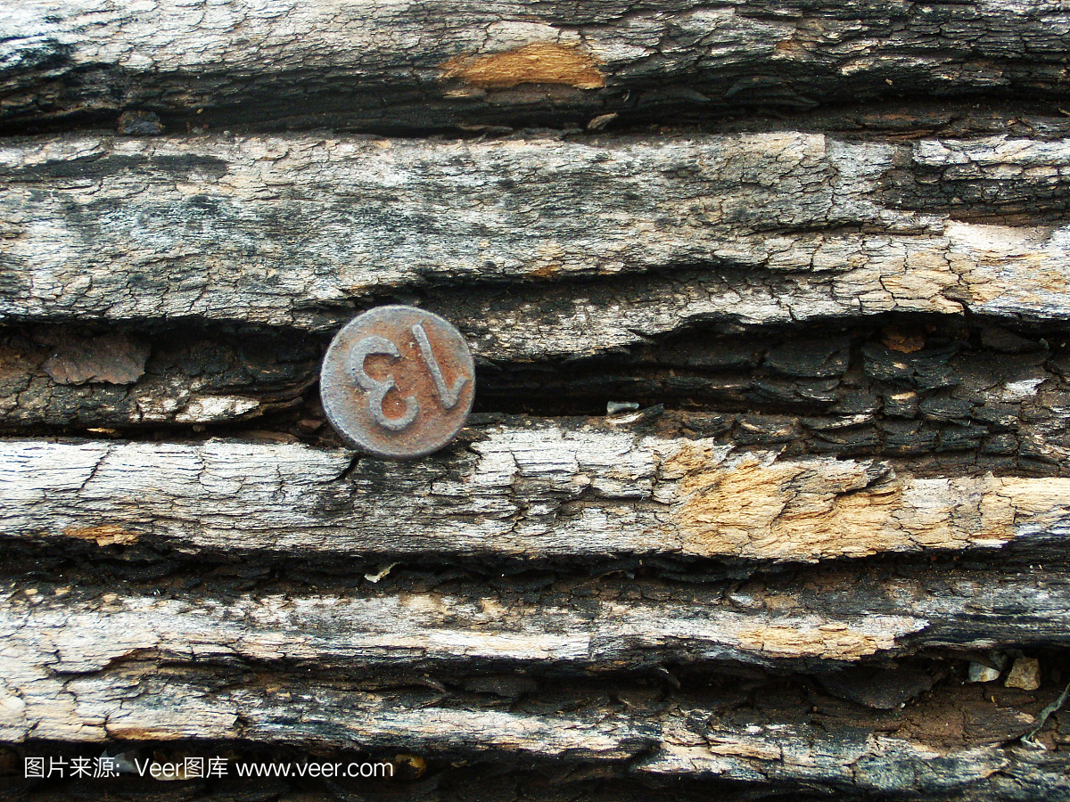 一堆轨道卧铺木栈背景